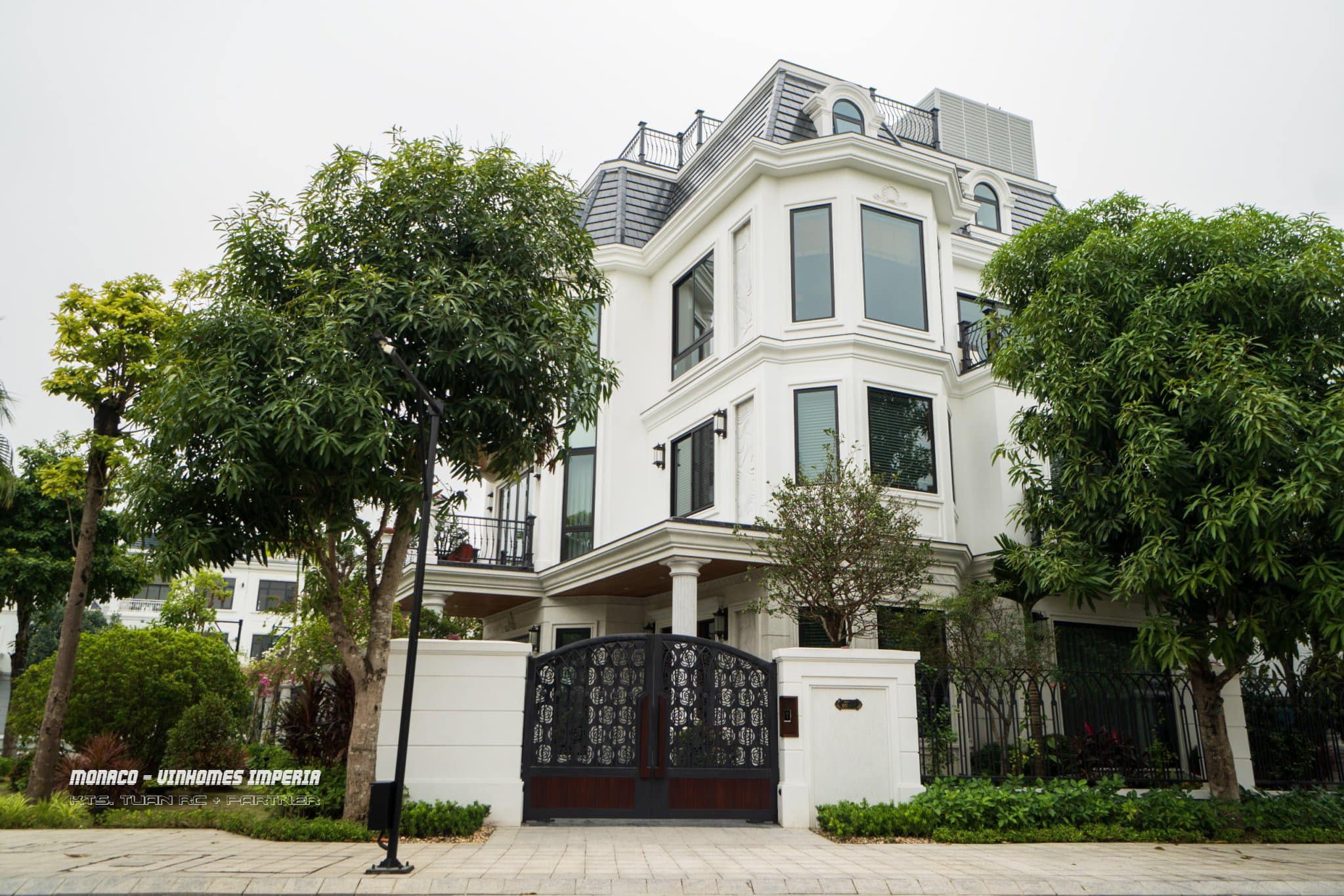 Cổng nhà nhôm đúc